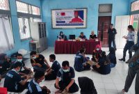 Warga Binaan di Lapas Kelas IIB Muara Teweh ketika mengikuti pelatihan, Senin (17/1-/2022). (Foto: Delia Anisya Fitri/1tulah.com)