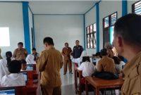 Wakil Ketua DPRD ketika menggelar reses di desa Pendreh (Foto: Delia/1tulah.com)