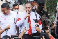 Kamaruddin Simanjuntak, pengacara Brigadir J jadi saksi pertama untuk terdakwa Bharada E. (Suara.com/Rakha)