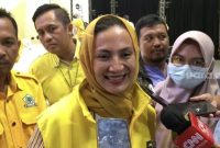 Wanda Hamidah resmi bergabung menjadi kader Partai Golkar. (Suara.com/Novian)