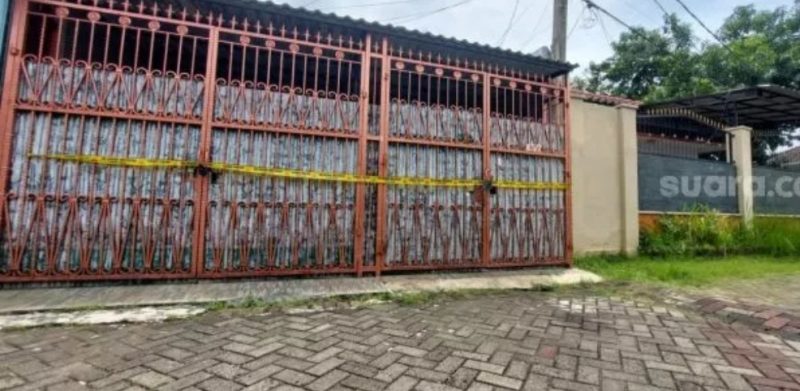 TKP satu keluarga tewas di perumahan Citra Garden 1 Extension, Kalideres, Jakarta Barat, Jumat (11/11/2022). [Suara.com/Faqih Fathurrahman]
