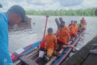 Peserta putra saat mengikuti seleksi atlet dayung, Rabu (9/11/2022). 
Foto. Alifansyah/1tulah.com

