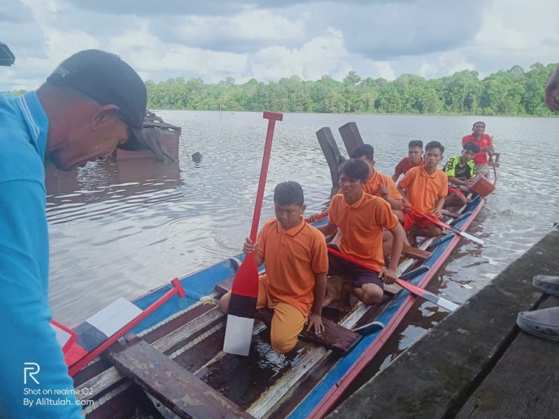 Peserta putra saat mengikuti seleksi atlet dayung, Rabu (9/11/2022). 
Foto. Alifansyah/1tulah.com

