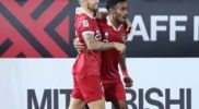 Pemain Timnas Indonesia Marc Klok dan Yakob Sayuri rayakan gol ke gawang Brunei Darussalam dalam pertandingan kedua Grup A Piala AFF 2022 yang berlangsung di Stadion Kuala Lumpur Malaysia, Senin (26/12/2022). [PSSI]