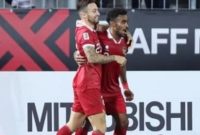 Pemain Timnas Indonesia Marc Klok dan Yakob Sayuri rayakan gol ke gawang Brunei Darussalam dalam pertandingan kedua Grup A Piala AFF 2022 yang berlangsung di Stadion Kuala Lumpur Malaysia, Senin (26/12/2022). [PSSI]