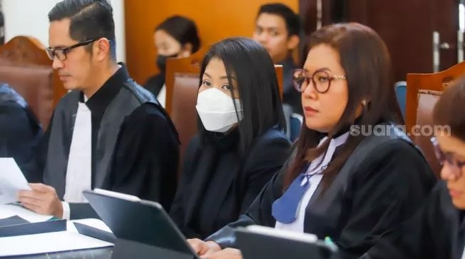 Terdakwa kasus pembunuhan Brigadir Yosua Hutabarat, Putri Candrawathi saat mengikuti sidang lanjutan di PN Jakarta Selatan, Selasa (29/11/2022). [Suara.com/Alfian Winanto]