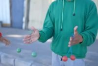 Permainan anak lato-lato (YouTube/Mikael TubeHD)