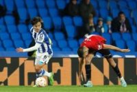Pemain Real Sociedad Takefusa Kubo menggiring bola pada pertandingan 32 besar Piala Raja Spanyol melawan Mallorca, yang dimainkan di Reale Arena, San Sebastian, Rabu (18/1/2023) dini hari WIB. (ANTARA/AFP/Mutsu Kawamori/AFLO/Mutsu Kawamori)