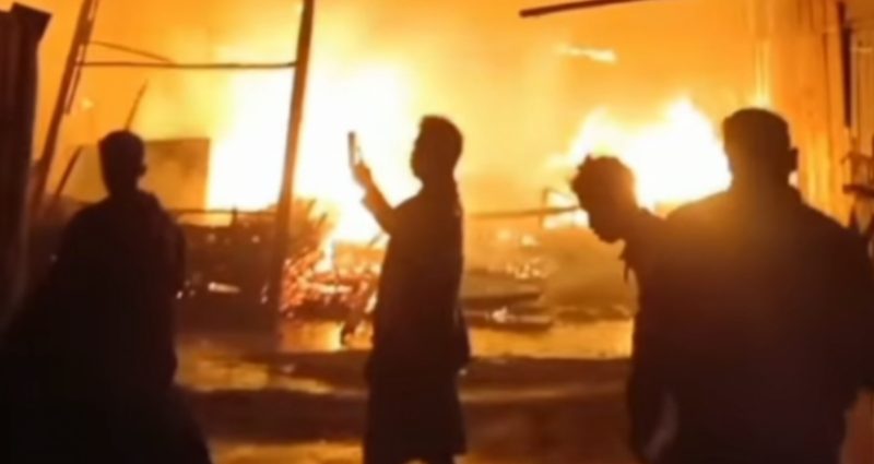 Suasana pasar Sepuran Wonosobo Jawa Tengah yang terbakar pada Rabu 18 Januari 2023 pukul 21.00 WIB. (Istimewa)