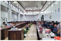 DPRD Barito Utara saat gelar RDP terkait dugaan tercemarnya Sungai Palili oleh aktivitas tambang batubara. PT Pada Idi diminta buat sumur bor air bersih untuk warga desa. RDP berlangsung Senin (16/01/2023). Foto.Delia Anisya Fitri/1tulah.com