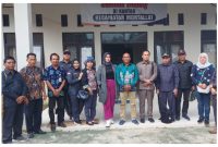 Komisi III DPRD Barito Utara saat melakukan kunjungan kerja dalam daerah di Kelurahan Tumpung Laung, Kecamatan Montallat, Jumat (27/1/2023).Foto.Deni/1tulah.com