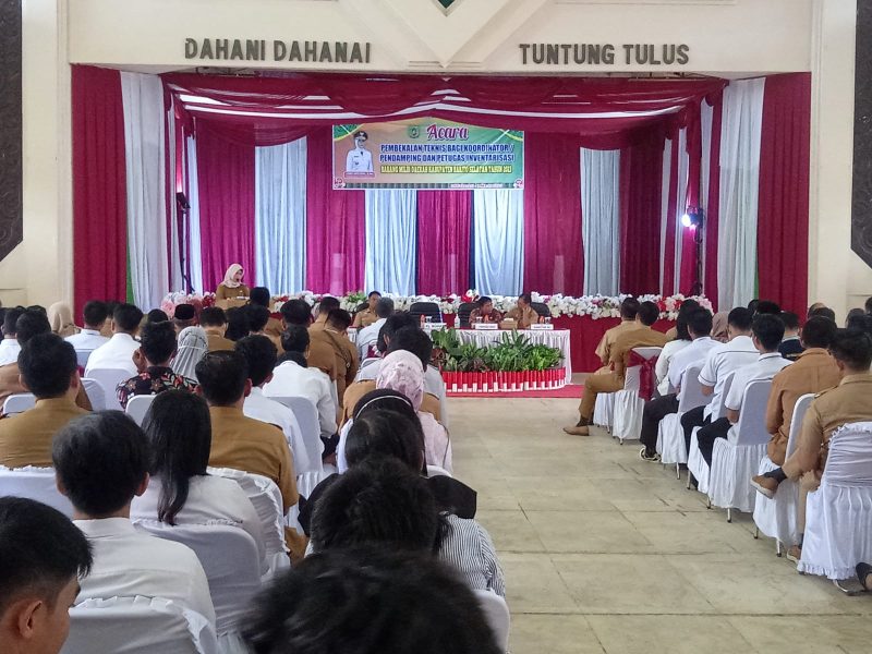 Pembukaan acara Bimtek bagi koordinator/pendamping dan petugas inventarisasi barang milik daerah, yang berlangsung di GPU Jaro Pirarahan, jalan Pelita Raya, Buntok, Selasa (28/2/2023). Foto. Alifansyah/1tulah.com