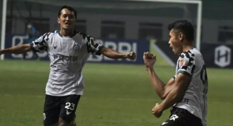 Striker Persikabo 1973, Dimas Drajad. [ANTARA FOTO/Fakhri Hermansyah]