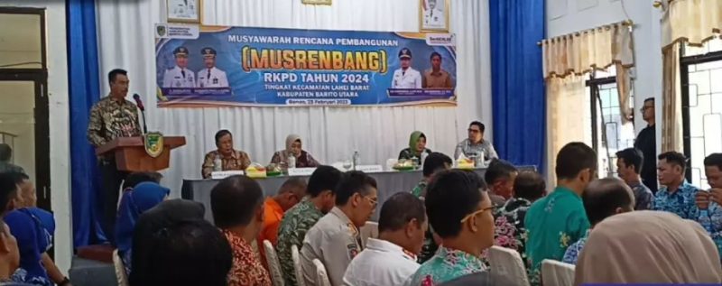 Musyawarah Rencana Pembagunan (Musrenbang) tingkat Kecamatan Lahei Barat dihadiri secara langsung oleh Wakil Bupati Sugianto Panala Putra dan Ketua DPRD Ir. Hj. Mery Rukaini, M.IP, Kamis (23/2/2023). Foto:Delia/1tulah.com