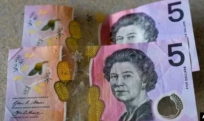 Uang kertas pecahan $5 Australia. Foto Raja Charles III dipastikan tidak akan muncul pada uang kertas $5 Australia yang baru. Sumber foto : voaindonesia.com