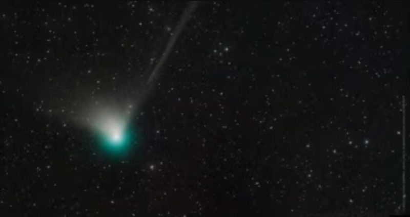 Foto komet hijau C/2022 E3 (ZTF) pada 19 Desember 2022. Sumber foto : voaindonesia.com