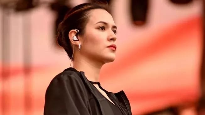 Foto penyanyi solo indonesia Raisa. Sumber foto : suara.com