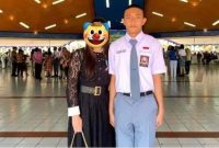 Mario Dandy saat masih SMA dan ibunya (Twitter/@logikapolitikid)