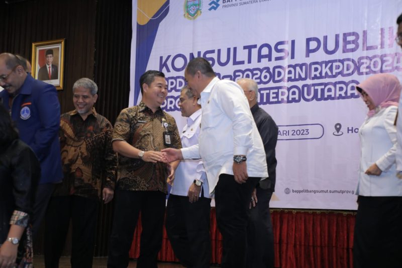 Konsultasi Publik Rencana Pembangunan Daerah (RPD) Tahun 2024-2026 dan Rencana Kerja Pemerintah Daerah (RKPD) 2024 Provinsi Sumatera Utara di Hotel Grand Mercure Medan, Rabu (15/02/2023). Foto:Nst/1tulah.com