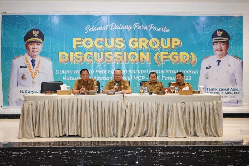 Focus group discussion (FGD), dalam rangka pencegahan korupsi di lingkungan Pemerintah Kabupaten Asahan melalui MCP - KPK Tahun 2023 di Aula Singapore City Land Hotel, Selasa (21/3/2023). Foto:Irwan/1tulah.com