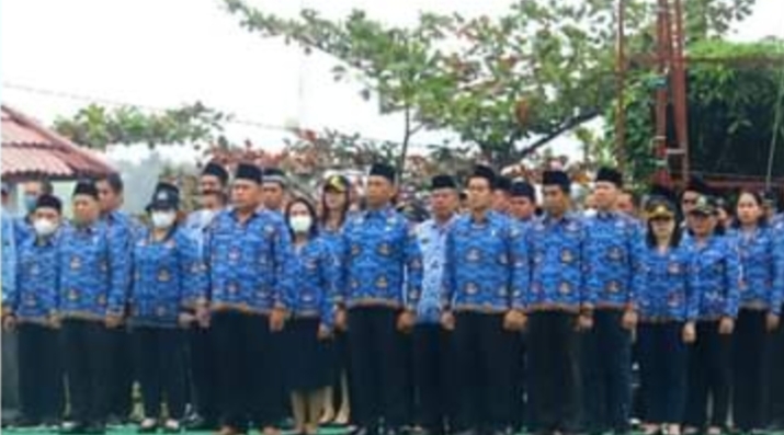 PNS lingkup Pemkab Mura saat mengikuti apel gabungan setiap bulan (foto : Suroso/1tulah.com)