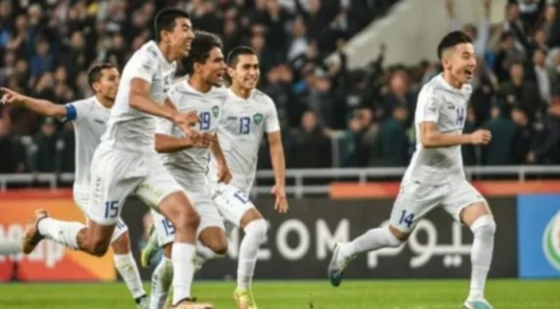 Selebrasi para pemain Uzbekistan U-20 setelah memastikan diri lolos ke final Piala Asia U-20 (the-afc.com)