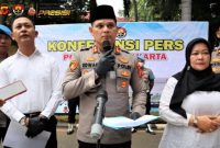 Kapolres Purwakarta, AKBP Edwar Zulkarnain saat konferensi pers. Sumber foto : pmjnews