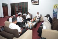 Wakil Bupati Asahan Taufik Zainal Abidin Siregar, S.Sos, M.Si beserta saat menerima jajaran managamen Hotel Grand Marcure Medan Angkasa, Rabu (1/3/2023). Foto:Irwan/1tulah.com

