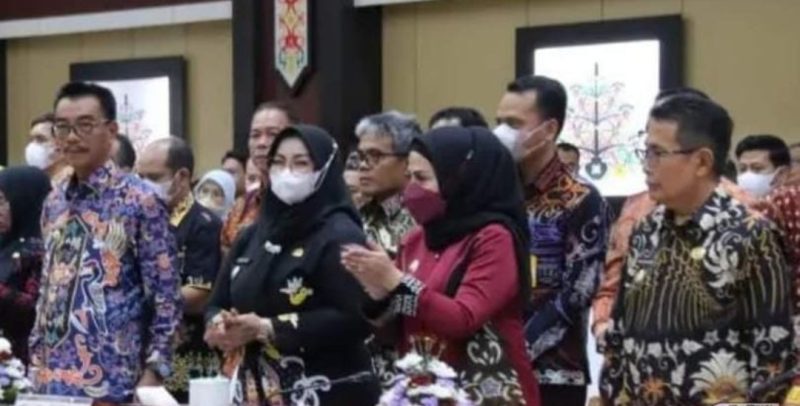 Wabup Mura Rejikinoor (paling kanan) saat mengikuti Musrenbang tingkat Provinsi Kalteng 2024 di  Aula Jayang Tingang Kantor Gubernur Kalteng, Kamis (13/4/2023). (foto : DiskominfoSP)