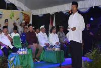 Plt. Bupati Kapuas HM Nafiah Ibnor saat melepas pawai Gebyar Gema Takbir yang digelar PHBI Kapuas. Foto:Ist

