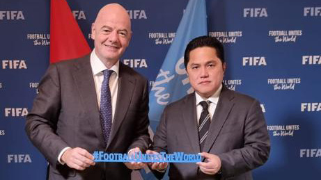 Presiden FIFA Gianni Infantino (kiri) bersama Ketua Umum PSSI Erick Thohir. Sumber foto : Pssi