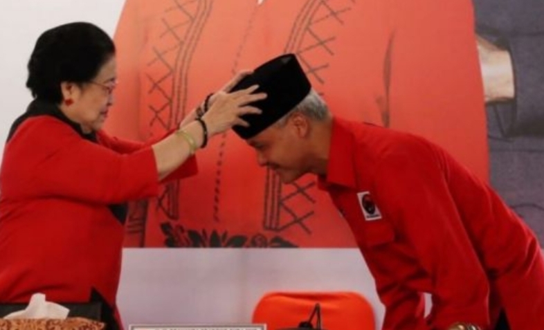 Ketua Umum PDIP Megawati Soekarnoputri resmi menunjuk Ganjar Pranowo, yang disebutnya petugas partai, sebagai capres dari PDIP pada Jumat (21/4/2023). ((Foto dok. PDIP))