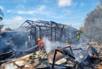 kebakaran rumah di jalan giri raya muara teweh ludes terbakar. sumber foto : Instagram @bpbdbarut