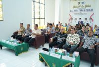Wakil Bupati Asahan Taufik Zainal Abidin ikuti Grand Launching MPP secara virtual di gedung MPP Kabupaten Asahan, Jumat (12/05/2023).
Foto.Irwan/1tulah.com
