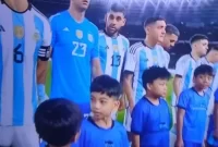 Jan Ethes Dampingi Pemain Argentina. Sumber foto : suara.com