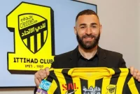 Karim Benzema resmi berseragam klub Liga Arab Saudi, Al Ittihad. Sumber foto : suara.com