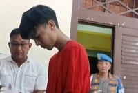 Syilendra Bhasckara (22) ditangkap polisi usai menusuk pekerja seks komersil atau PSK berinisial SMJ alias Amel (33) di Hotel RedDoorz, Rawa Belong, Palmerah, Jakarta Barat. Sumber foto : suara.com