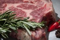 Ilustrasi cara mencuci daging kurban sapi dan kambing yang benar (pexels)