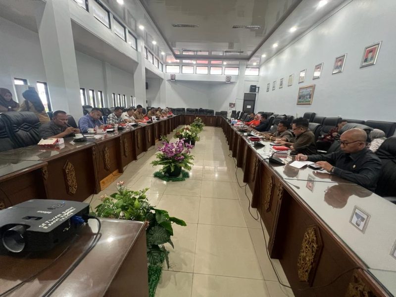 DPRD Barito Utara saat gelar RDP dengan tiga Perusahaan tambang, terkait CSR, Selasa 13 Juni 2023