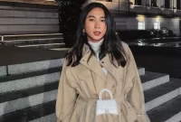 Influencer Jovi Adhiguna beberapa waktu lalu sempat makan kerupuk babi di Baso A Fung di Bandara Ngurah Rai Bali. Sumber foto : suara.com