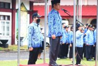 Bupati Bartim Ampera AY Mebas saat memimpin apel Kesadaran Nasional. Foto: 1tulah.com/zakirin