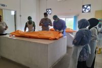 dua janazah korban saat dilakukan visum di RSUD Muara Teweh, Kamis (06/06/2023).foto. Deni