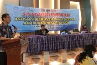 Staf ahli Bupati Mura bidang ekonomi dan pembangunan Rizal Samad  membuka sosialisasi dan pembentukan Asosiasi Perusahaan Sahabat Anak (APSAI) yang digelar oleh P3ADalduk KB.Murung Raya, Kamis (6/07/2023).(ffoto :1tulah.com)