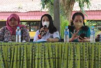 Tim PKK Bartim saat pemaparan di hadapan guru dan pelajar SMAN 1 Tamiang Layang. Foto: 1tulah.com /zakirin

