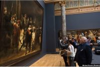 Lukisan 'Nightwatch' karya Rembrandt di Galeri Night Watch Rijksmuseum Amsterdam 4 April 2013. (Foto: REUTERS/Michael Kooren)