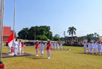 Pasukan Paskibraka saat akan menaikkan bendera merah putih pada upacara HUT ke-78 Kemerdekaan RI di halaman kantor bupati Bartim. Foto:1tulah.com/zakirin