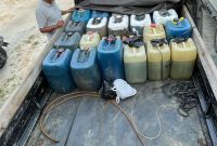 MObil PIckup dan Pulluhan jeringan berisi BBM jenis Pertalite yang diamankan polisi, Kamis (31/08/2023).Foto.Deni/1tulah.com