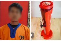Pelaku saat diamankan di Mapolres Barito Utara.Foto inzet, tower beer yang digunakan pelaku memukul korban, Selasa (27/08/2023).Foto.Deni/1tulah.com