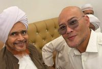 Deddy Corbuzier bertemu Habib Umar Bin HAfidz. (foto: instagram @mastercorbuzier)