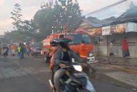 Kebakaran di Jingah pada 2 Agustus 2023 pukul 16.35 WIB. (Foto: tangkap layar video_